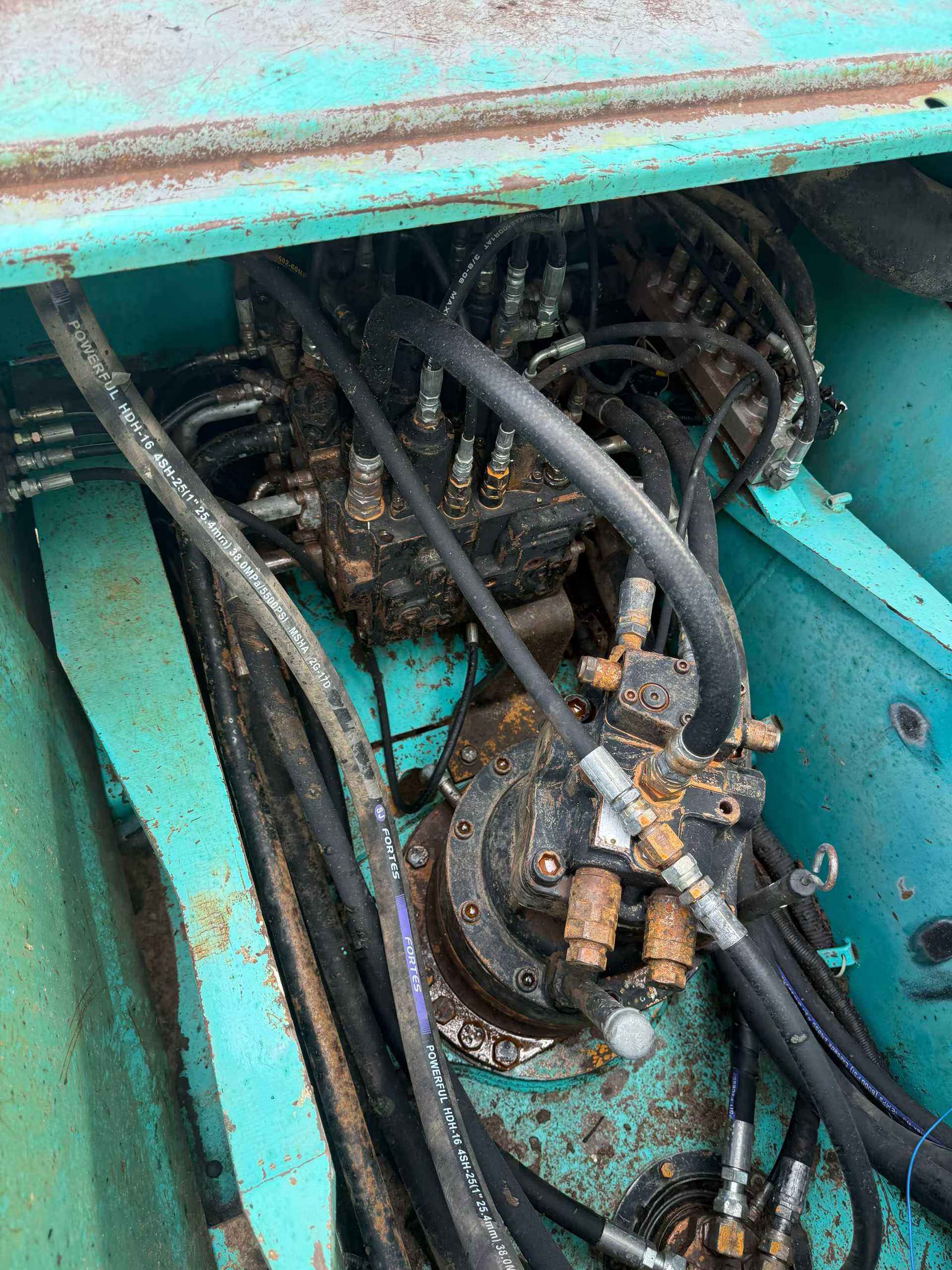 Used Kobelco SK200 Excavator 2016 Model / 8