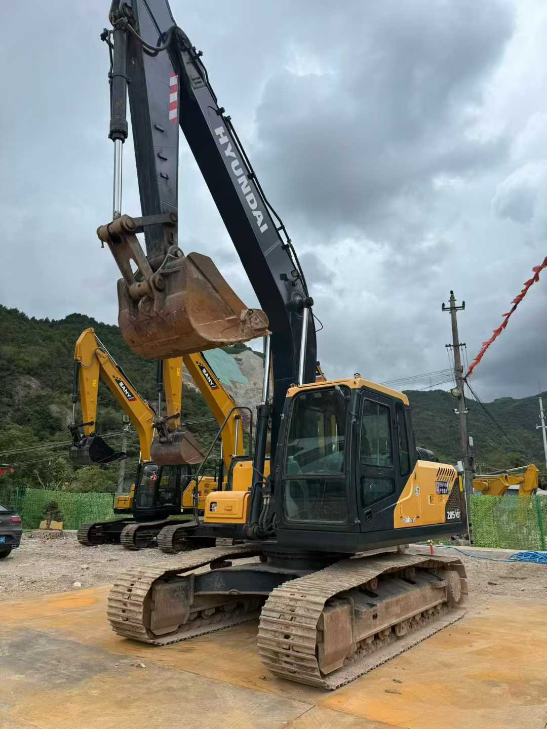 Used Hyundai R205VSN Excavator 2022 Model