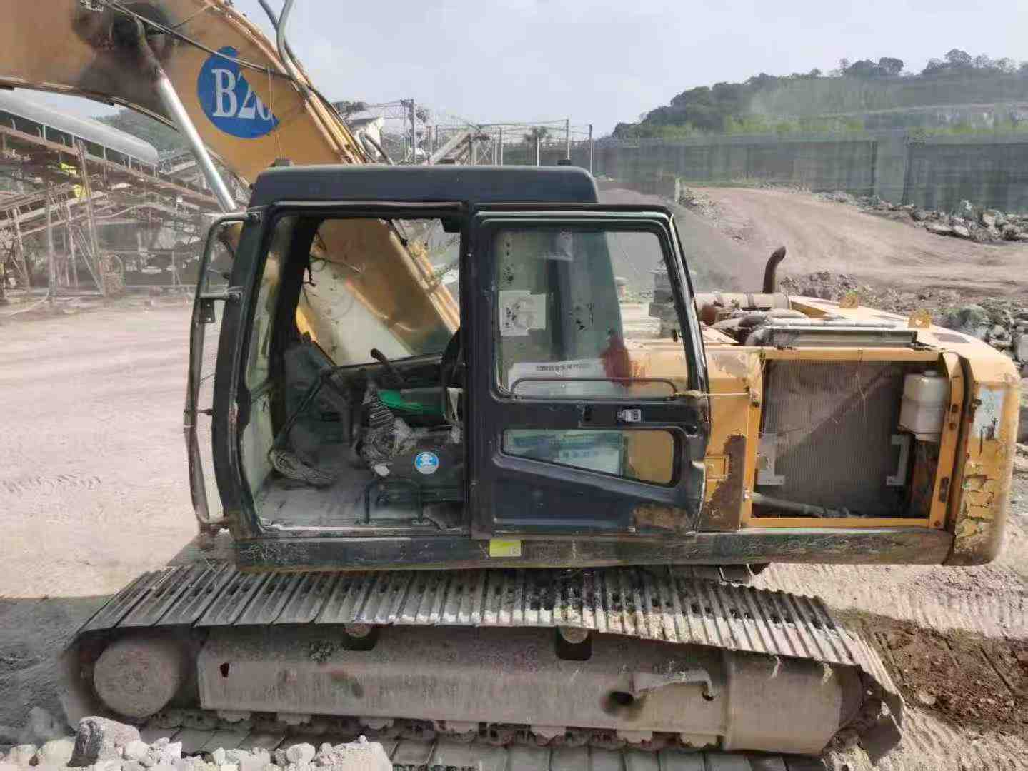 Used Hyundai R215-7 Excavator 2016 Model / 7