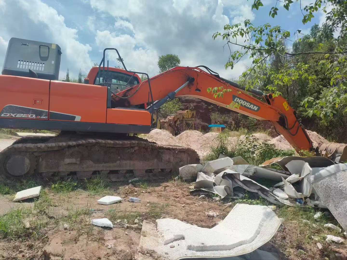 Used Doosan DH220 Excavator 2019 Model / 2