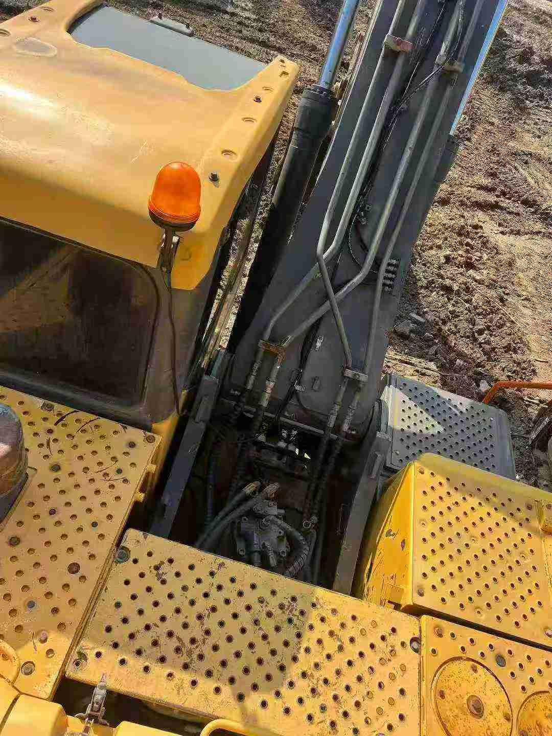 Used Volvo EC240 Excavator 2016 Model / 7