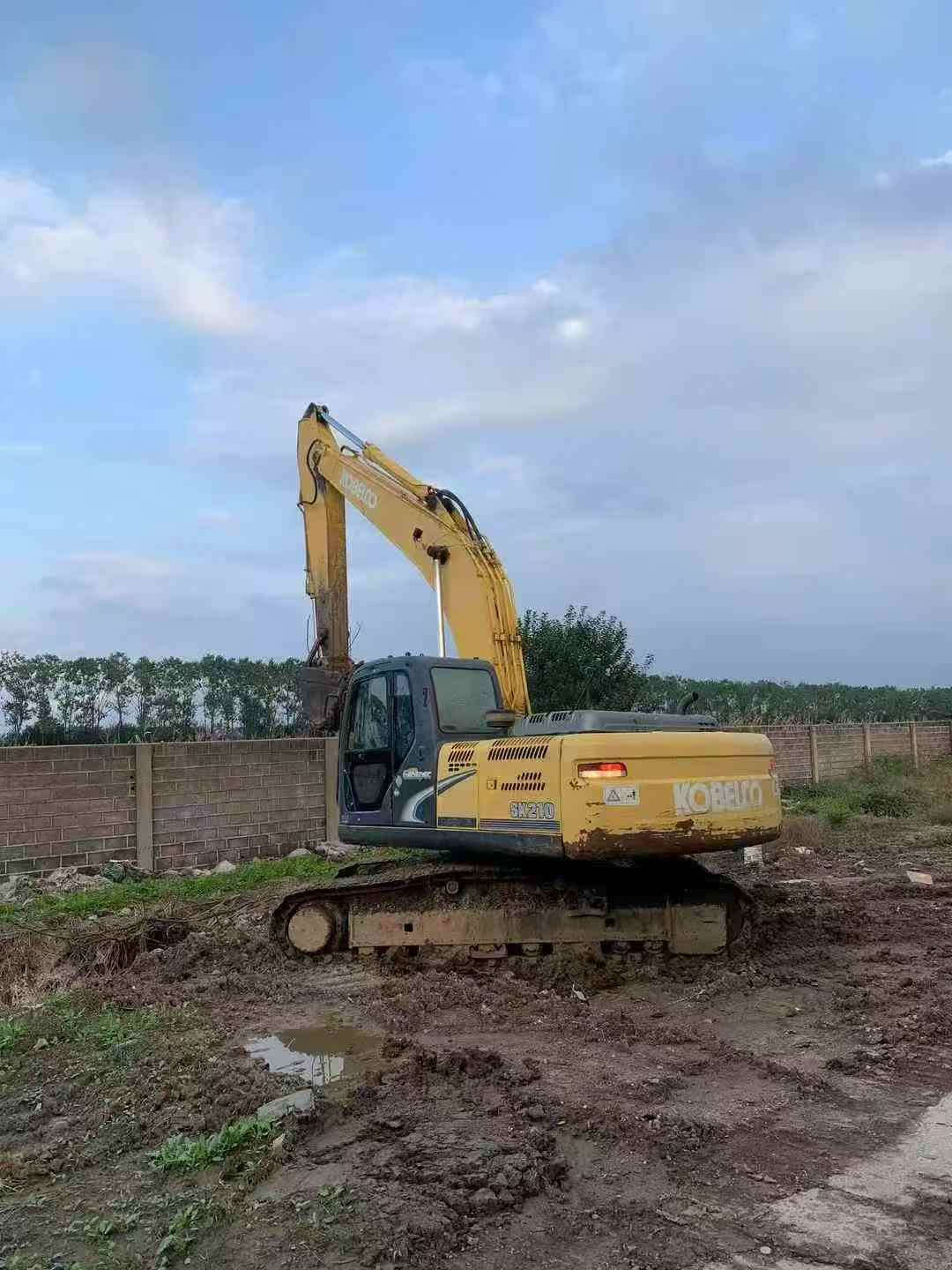 Used Kobelco SK210 Excavator 2016 Model / 5