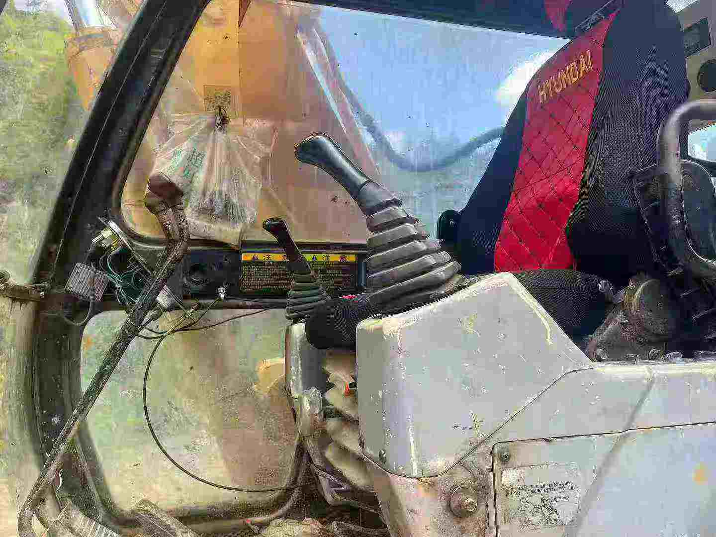 Used Hyundai R130-5 Excavator 2016 Model / 8