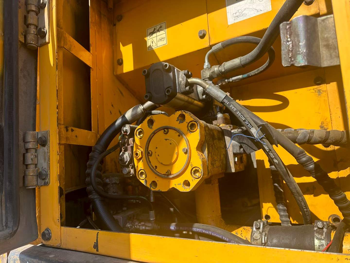 Used Hyundai R150-7 Excavator 2010 Model / 3