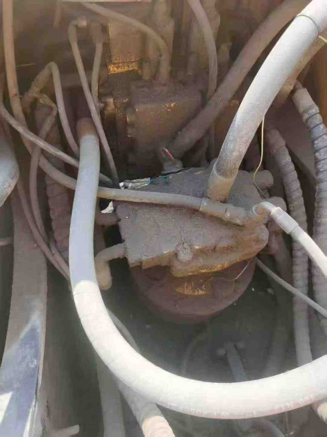 Used Hyundai R215-7 Excavator 2016 Model / 4