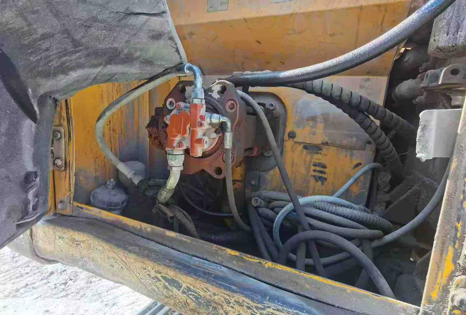 Used Hyundai R215-7 Excavator 2016 Model / 3