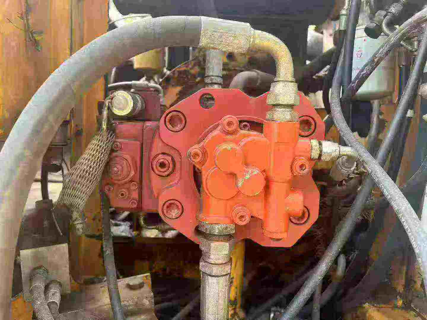 Used Hyundai R130-5 Excavator 2016 Model / 6