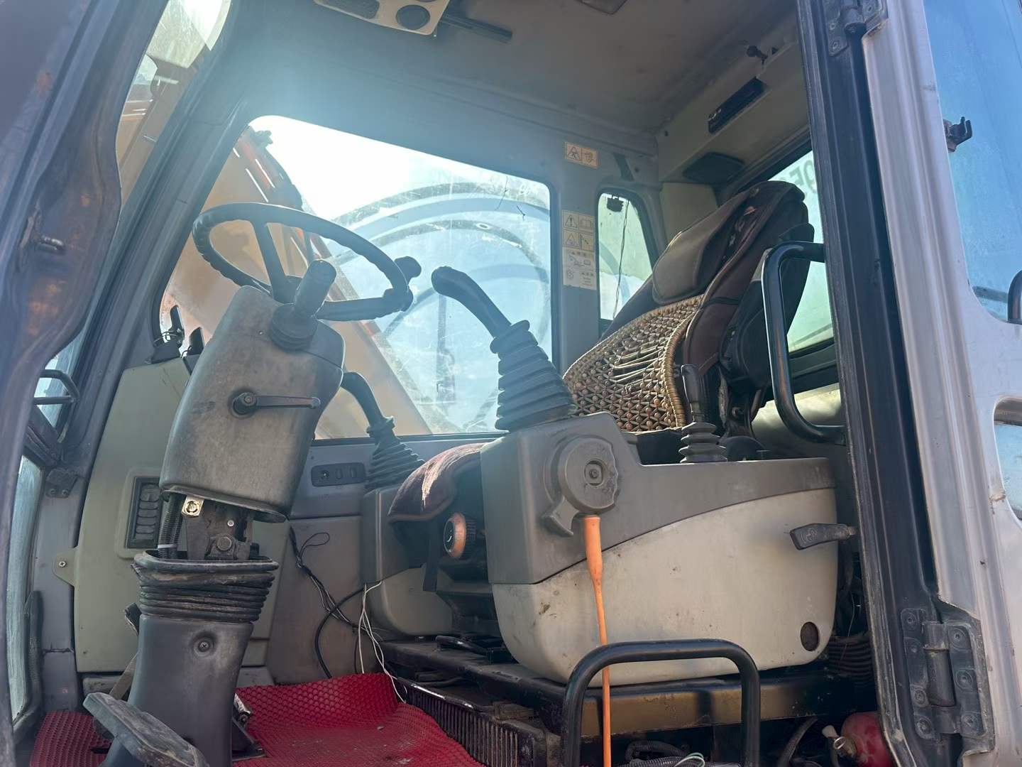 Used Hyundai R150-7 Excavator 2010 Model / 6