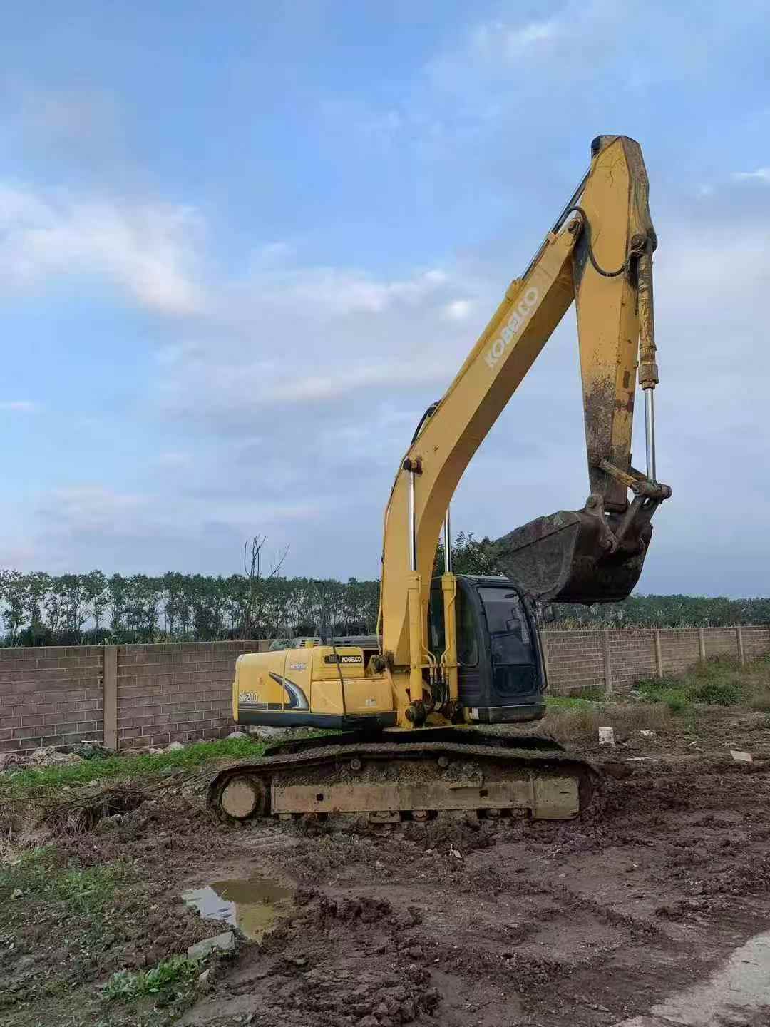 Used Kobelco SK210 Excavator 2016 Model / 4