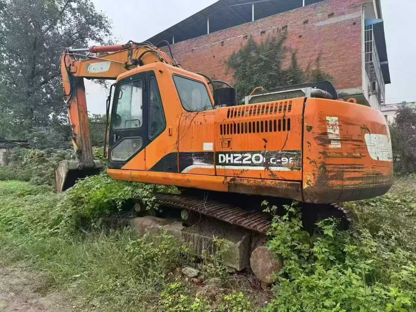 Used Doosan DH220 Excavator 2011 Model