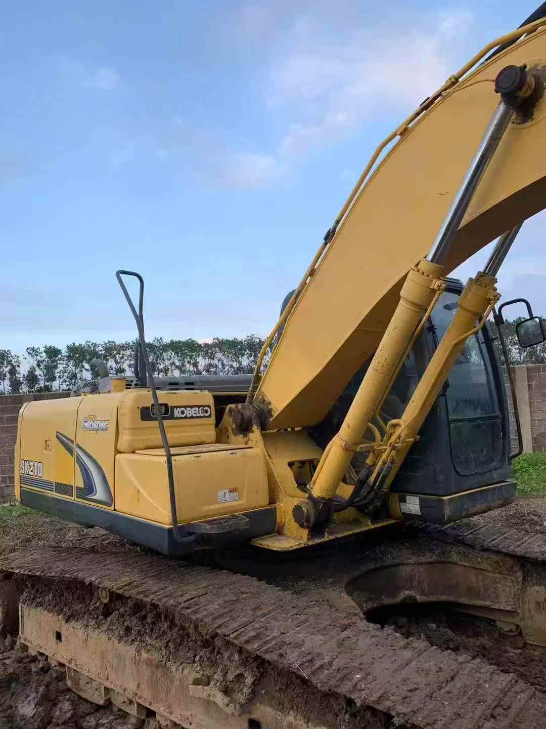 Used Kobelco SK210 Excavator 2016 Model / 8