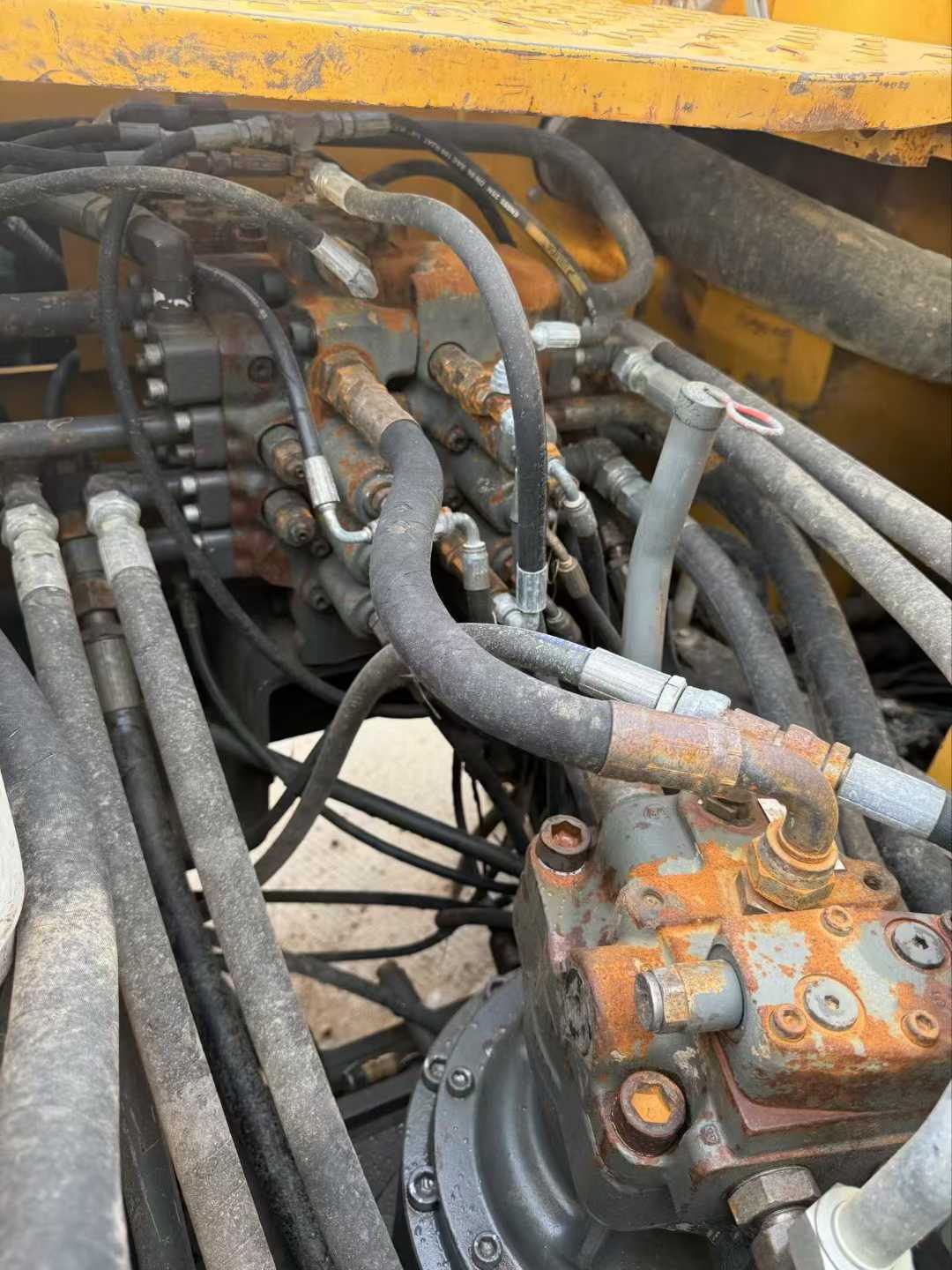 Used Volvo EW210C Excavator 2016 Model / 5