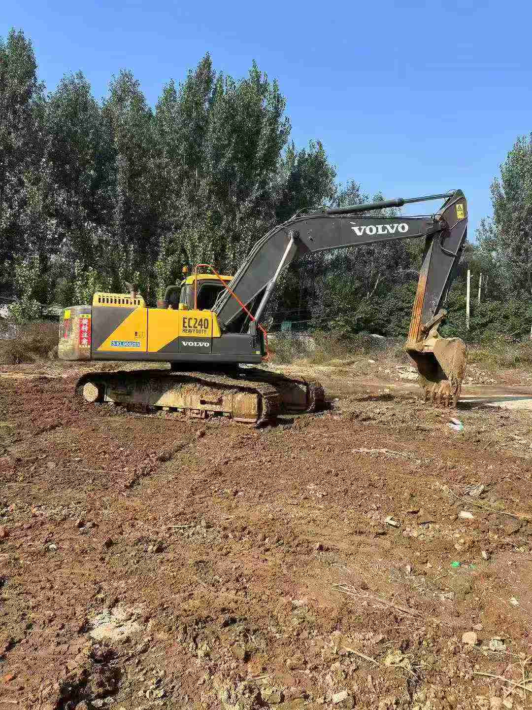 Used Volvo EC240 Excavator 2016 Model / 3
