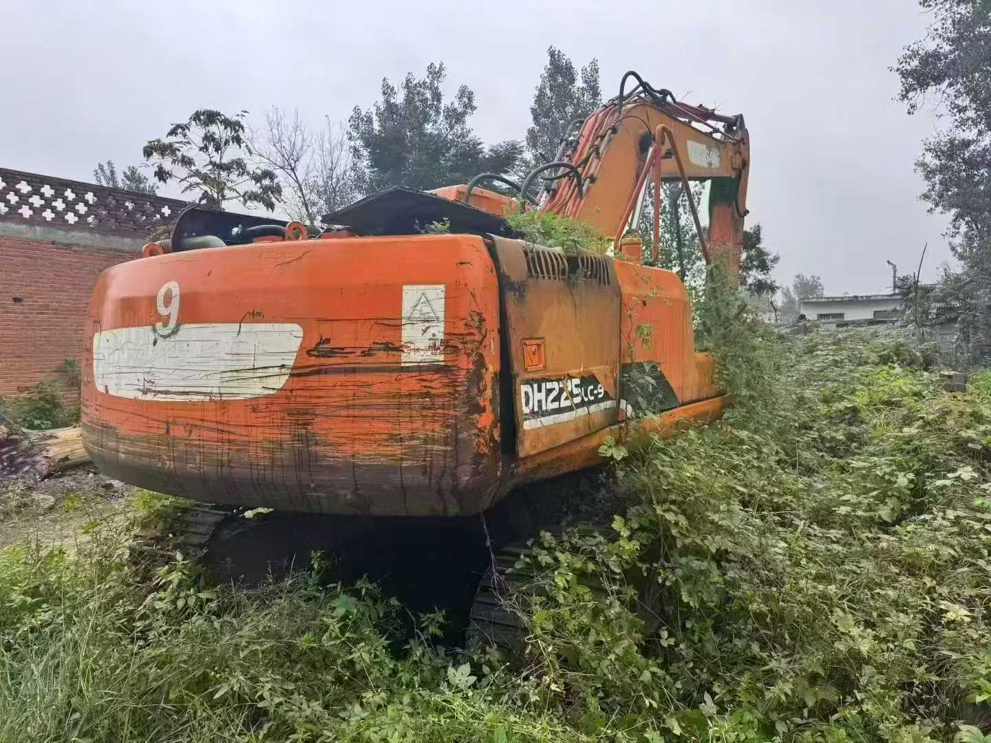 Used Doosan DH220 Excavator 2011 Model / 2