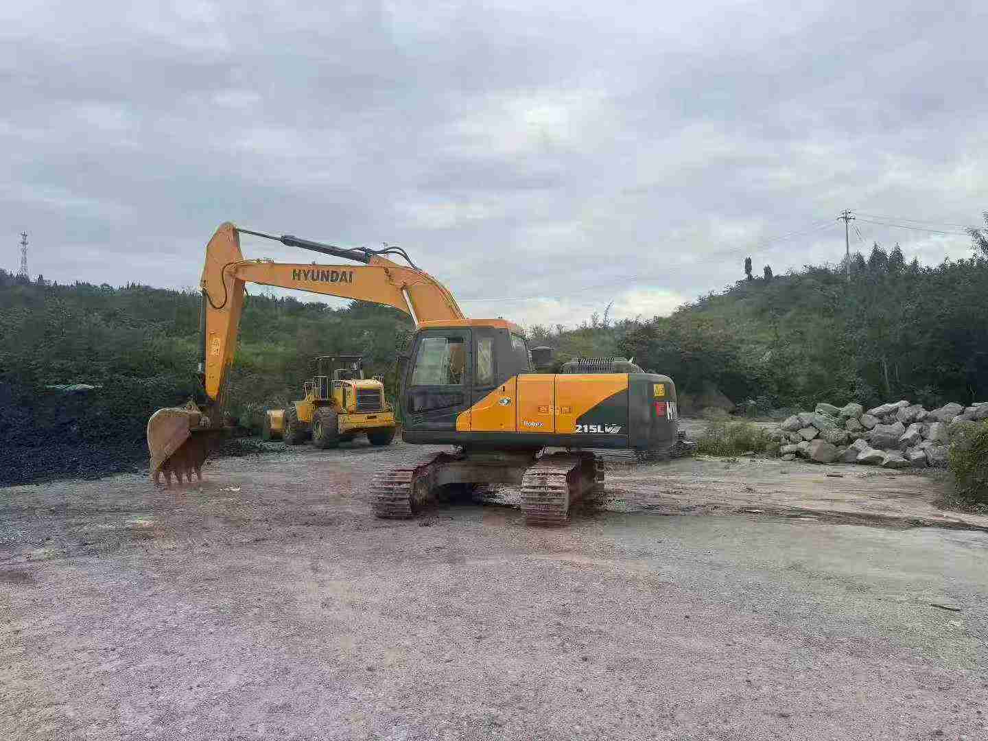 Used Hyundai R215VSN Excavator 2018 Model / 3