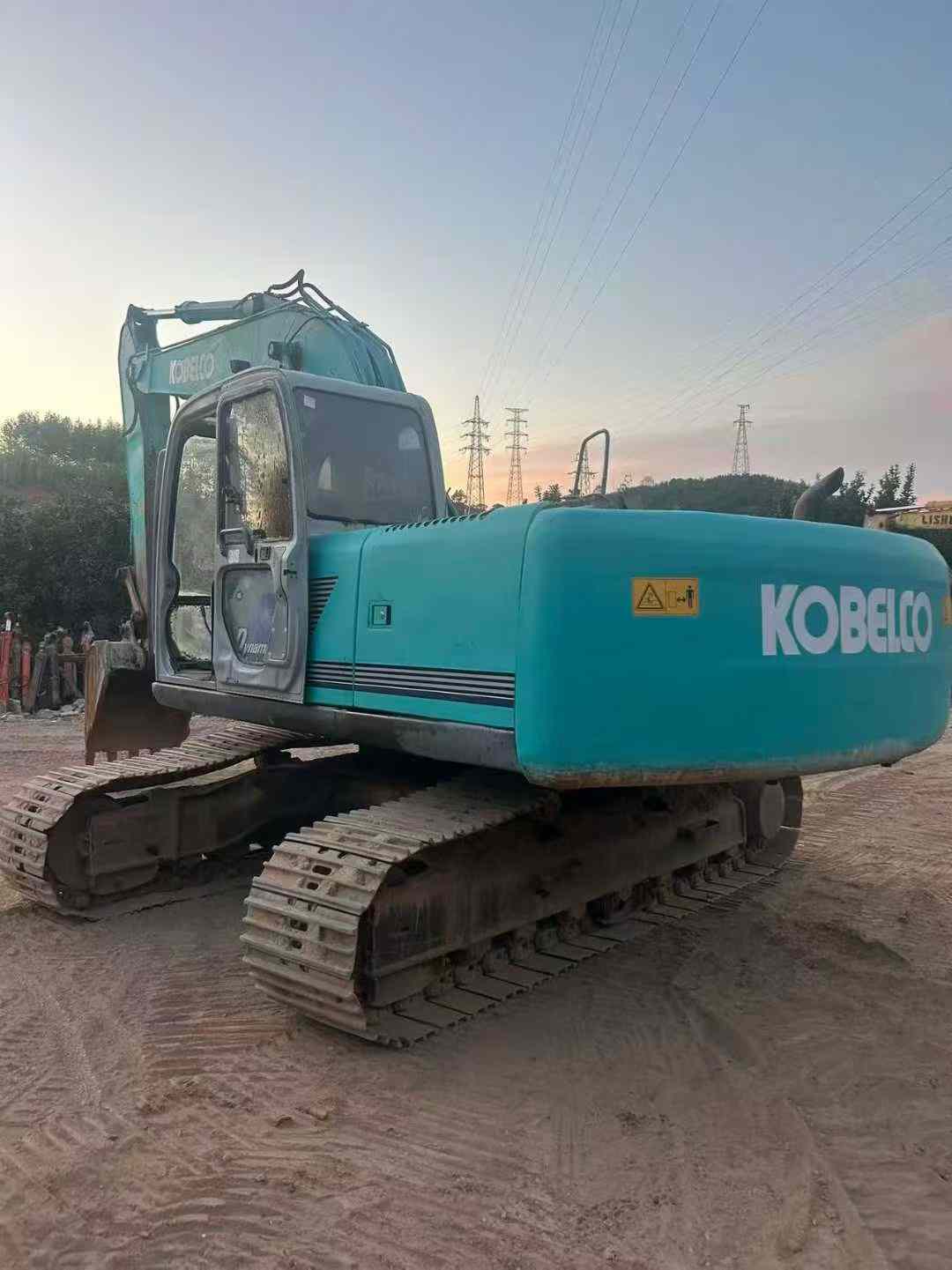 Used Kobelco SK200 Excavator 2016 Model / 2