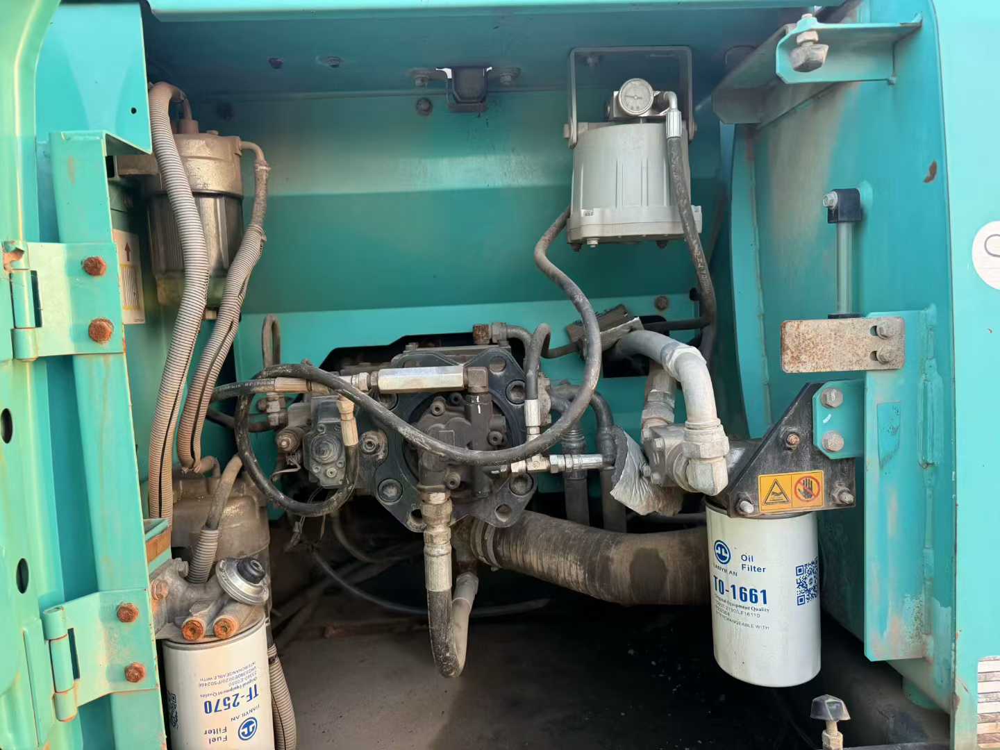 Used Kobelco SK200 Excavator 2015 Model / 4