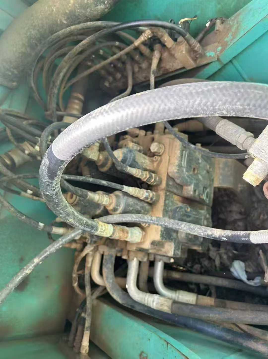 Used Kobelco SK210 Excavator 2011 Model / 8