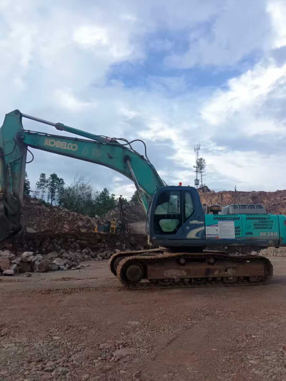Used Kobelco SK350LC SuperX Excavator 2011 Model / 2