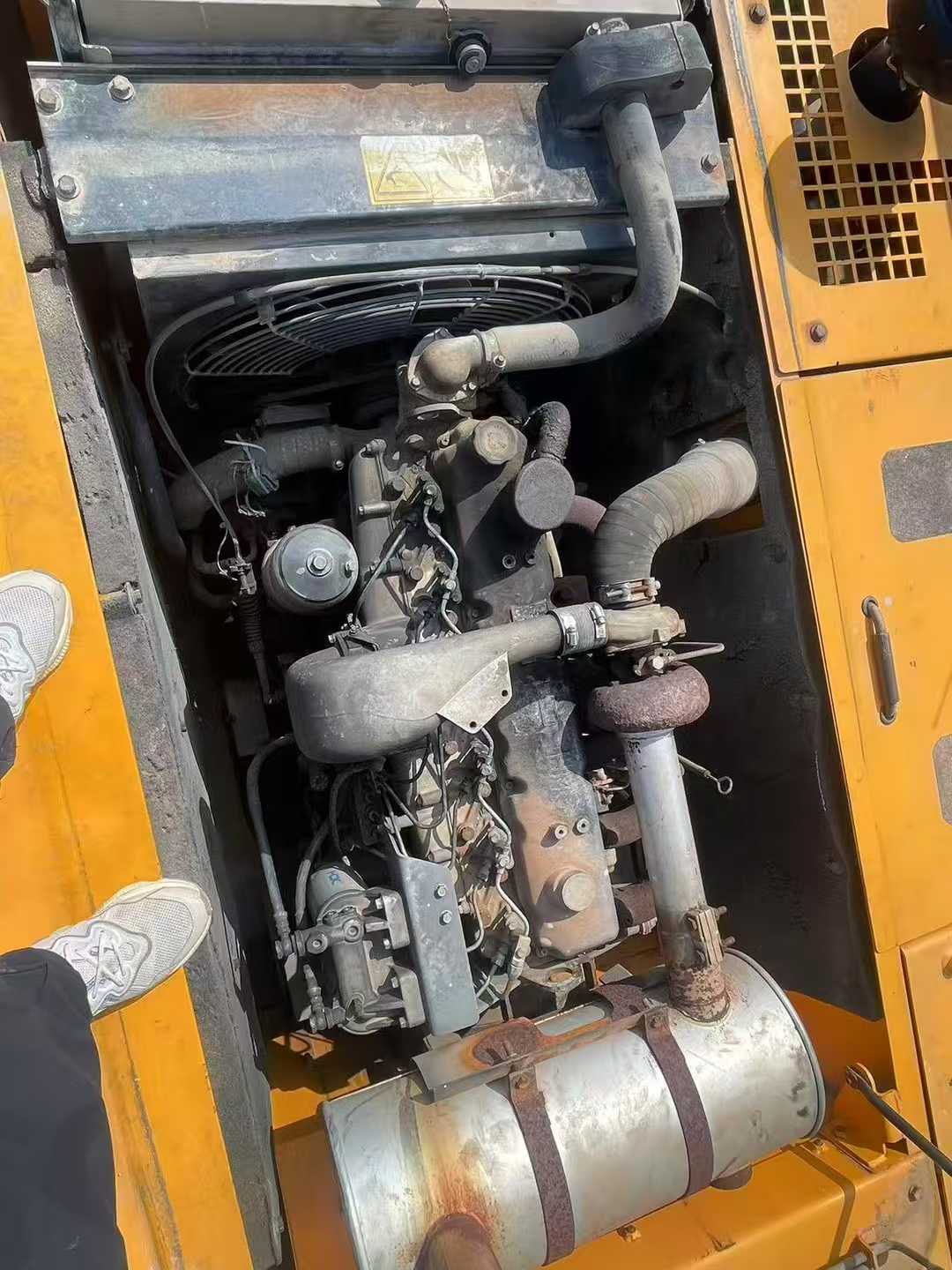 Used Hyundai R215-7 Excavator 2016 Model / 7