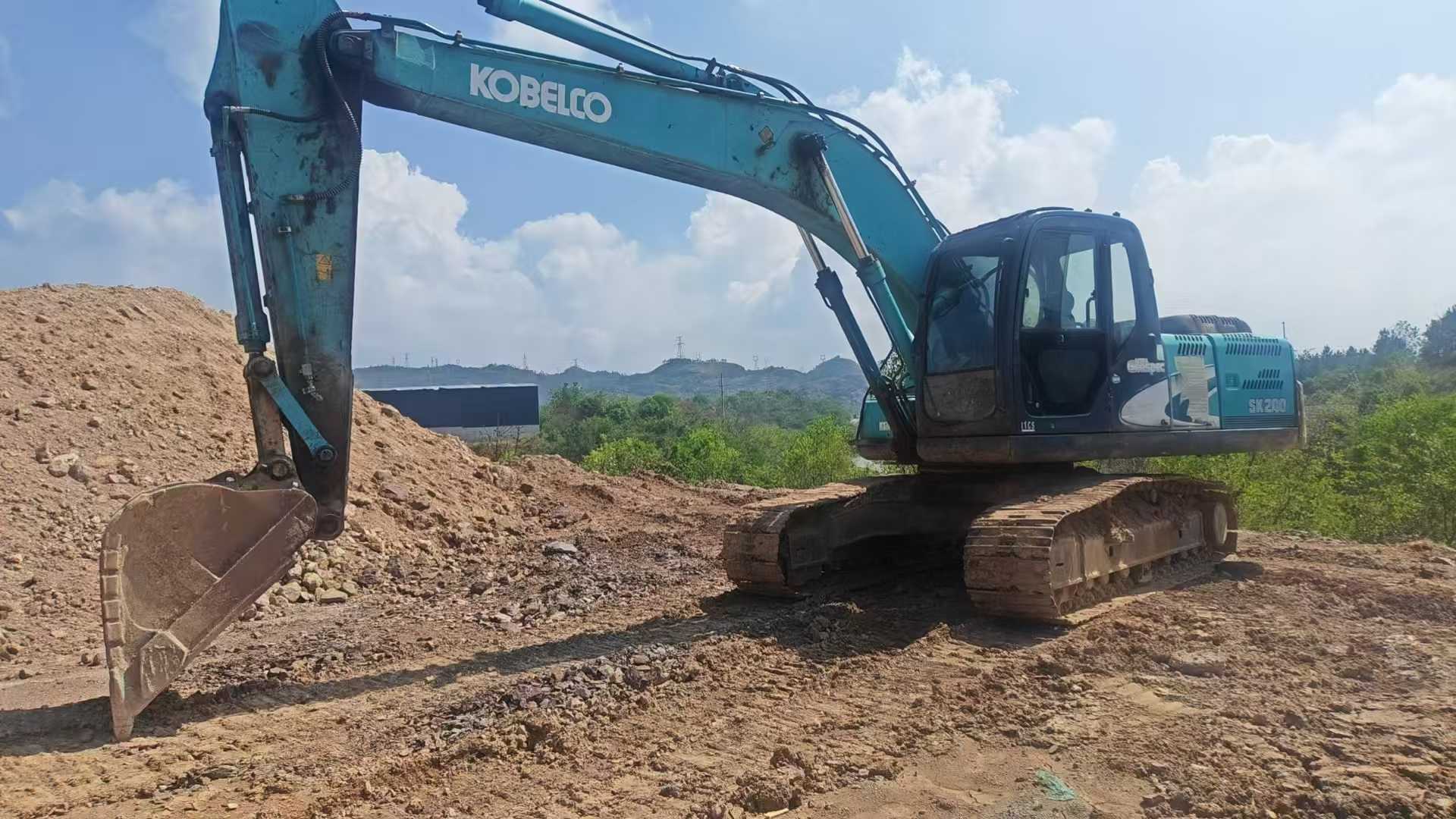 Used Kobelco SK200 Excavator 2016 Model / 3