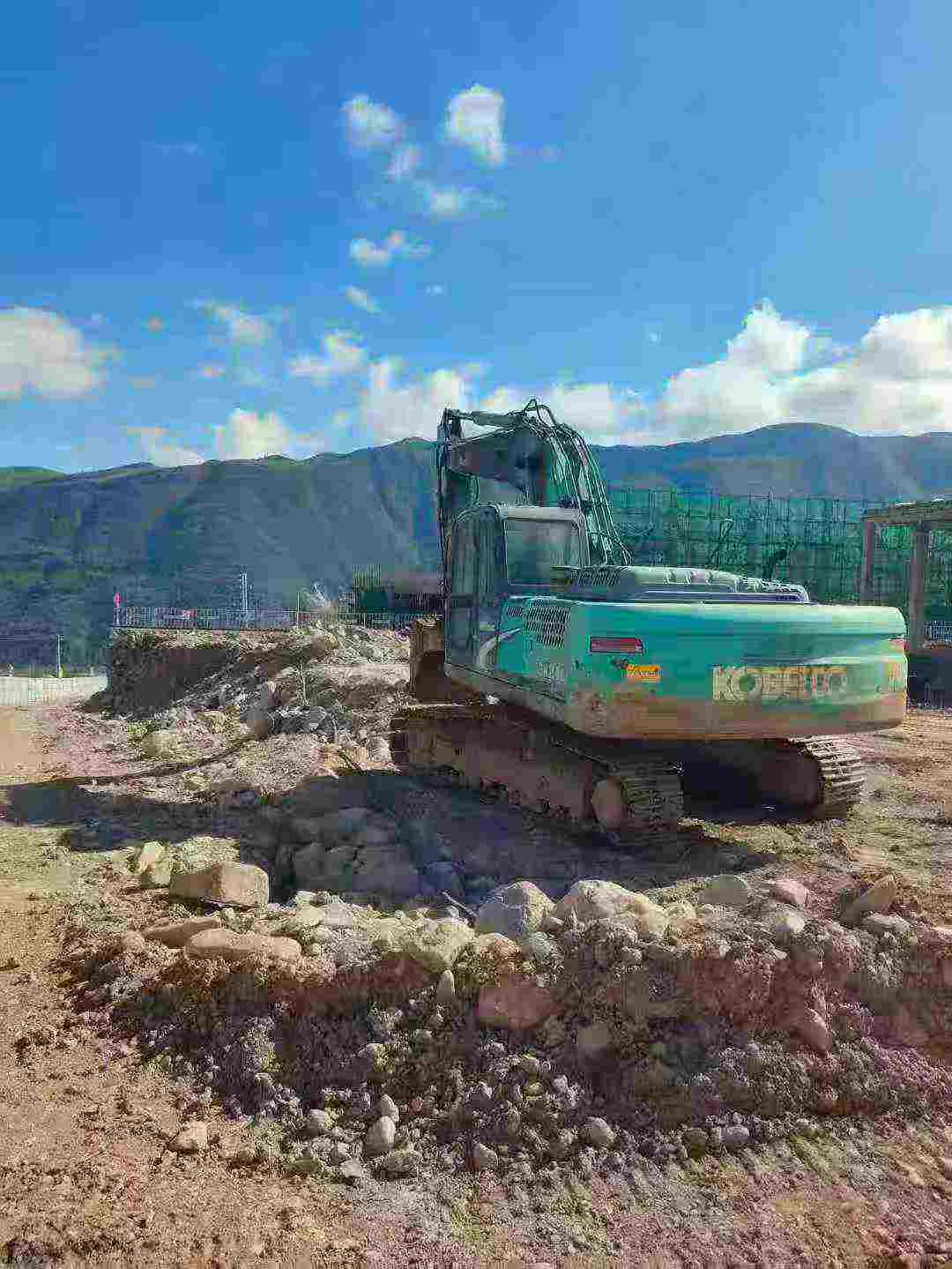Used Kobelco SK250 Excavator 2012 Model / 2