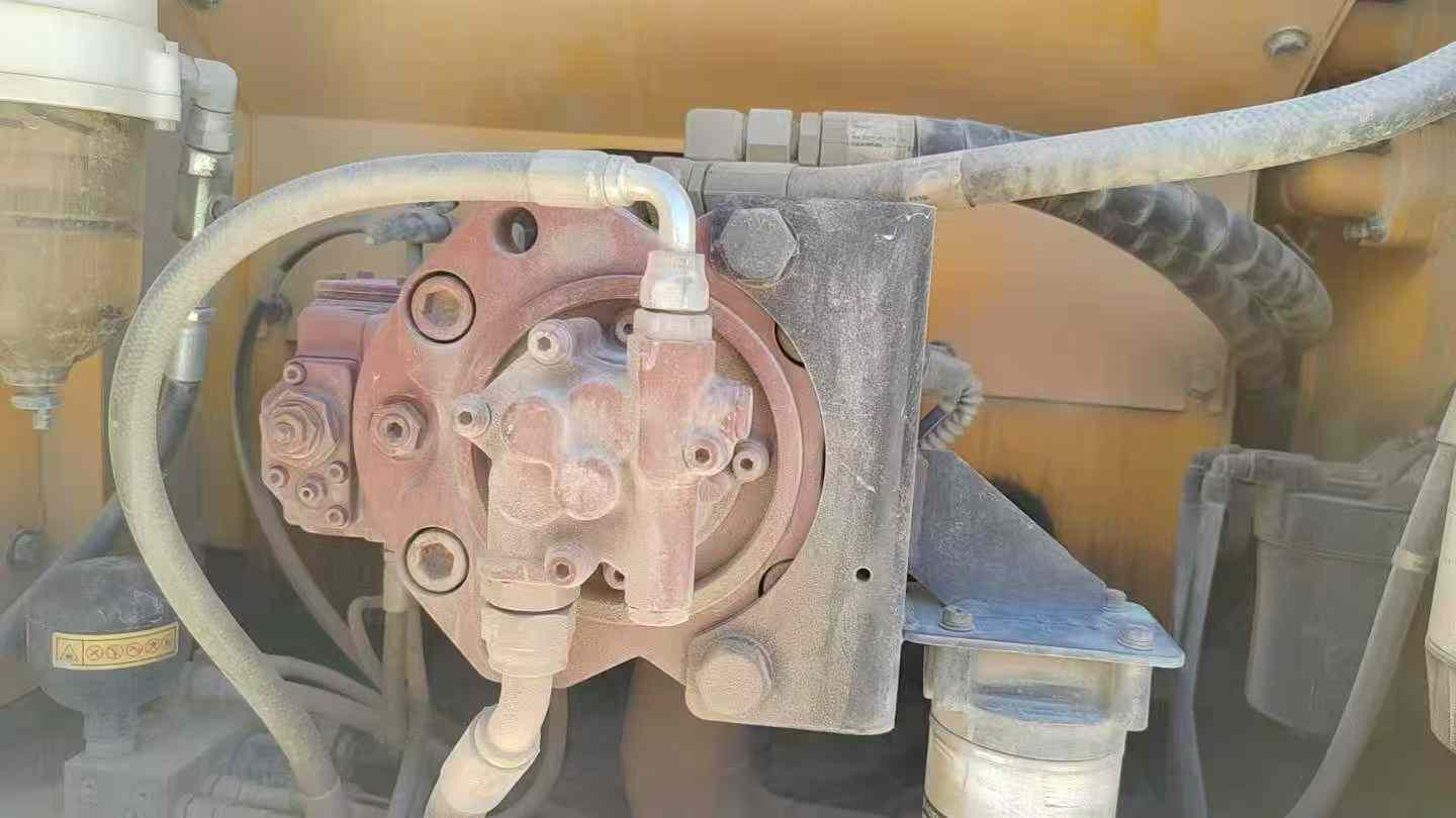 Used Hyundai R215VSN Excavator 2020 Model / 4