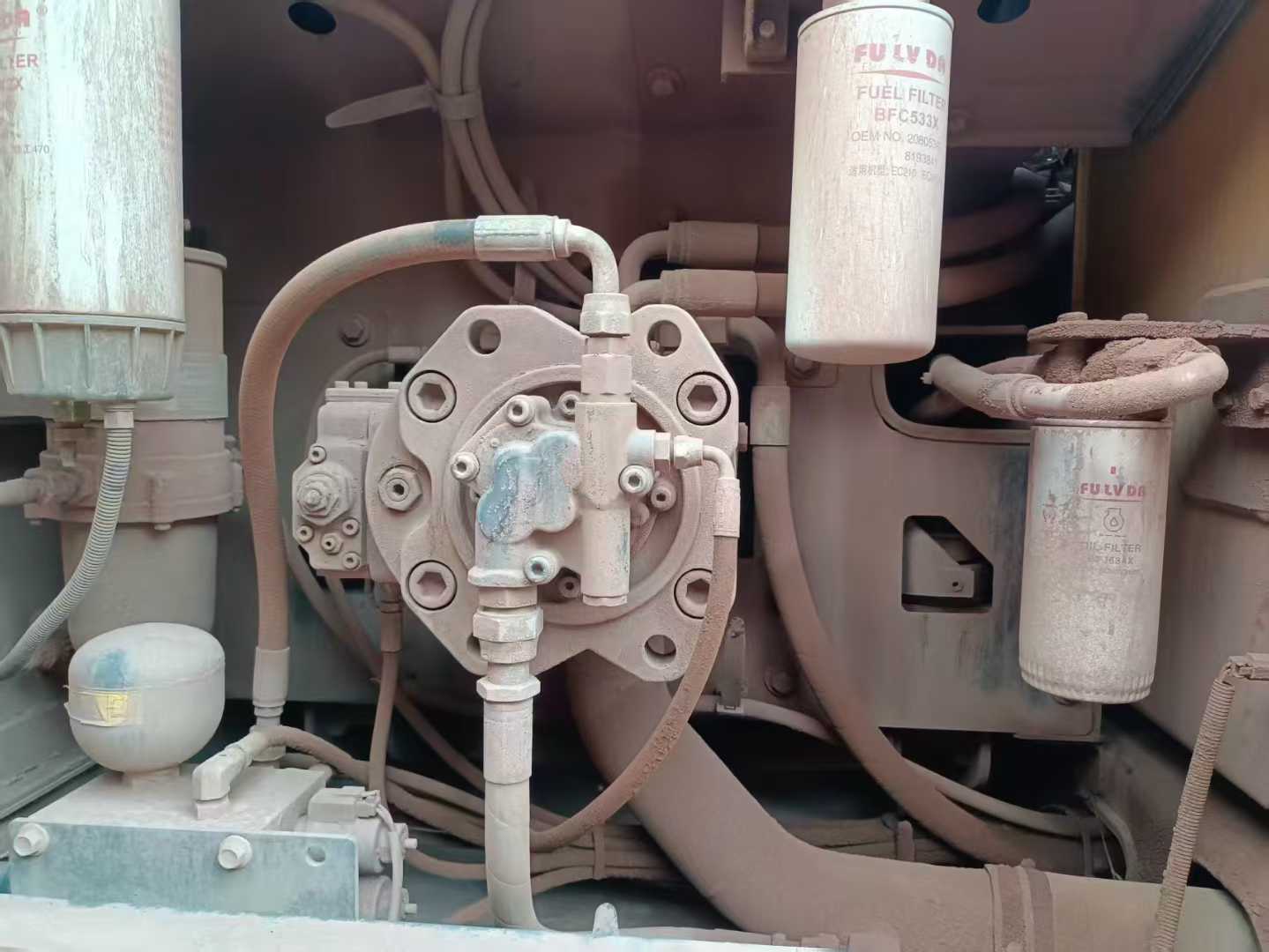 Used Volvo EC200 Excavator 2020 Model / 3