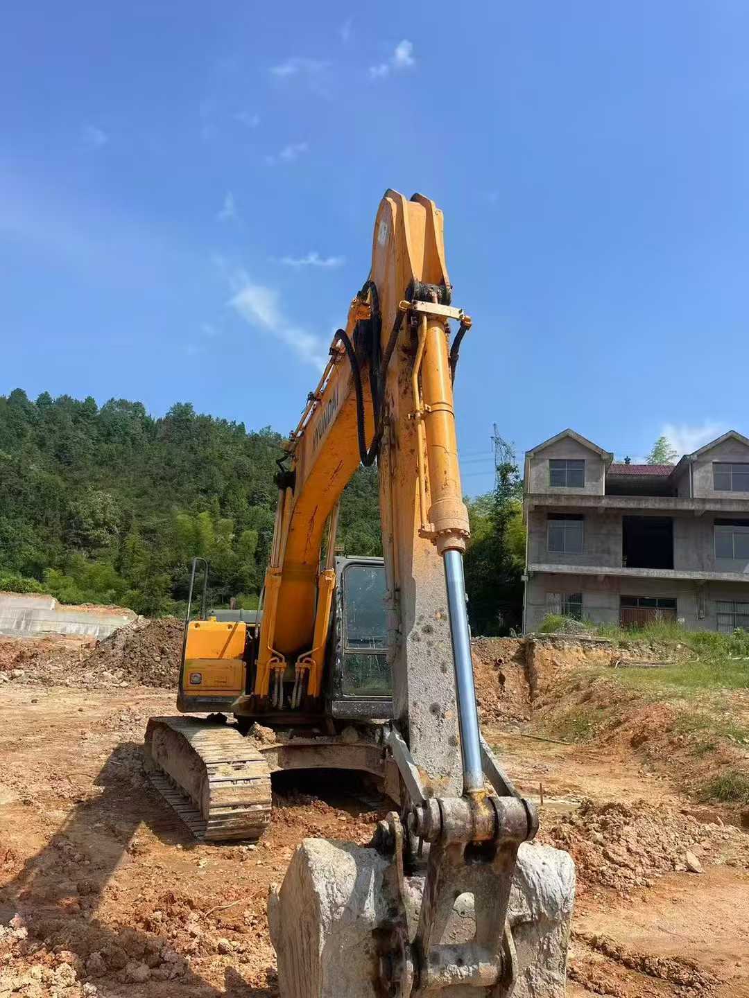 Used Hyundai R215-7 Excavator 2016 Model / 3