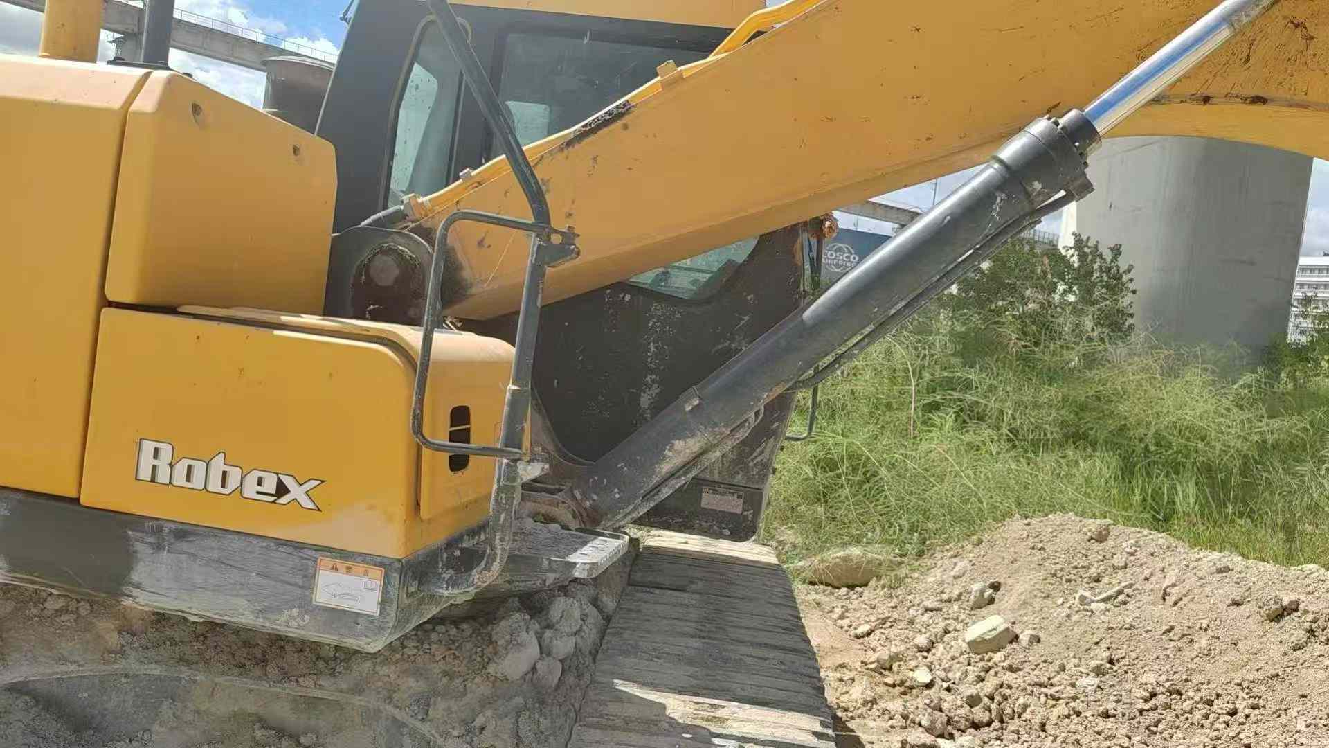 Used Hyundai R215VSN Excavator 2020 Model / 5