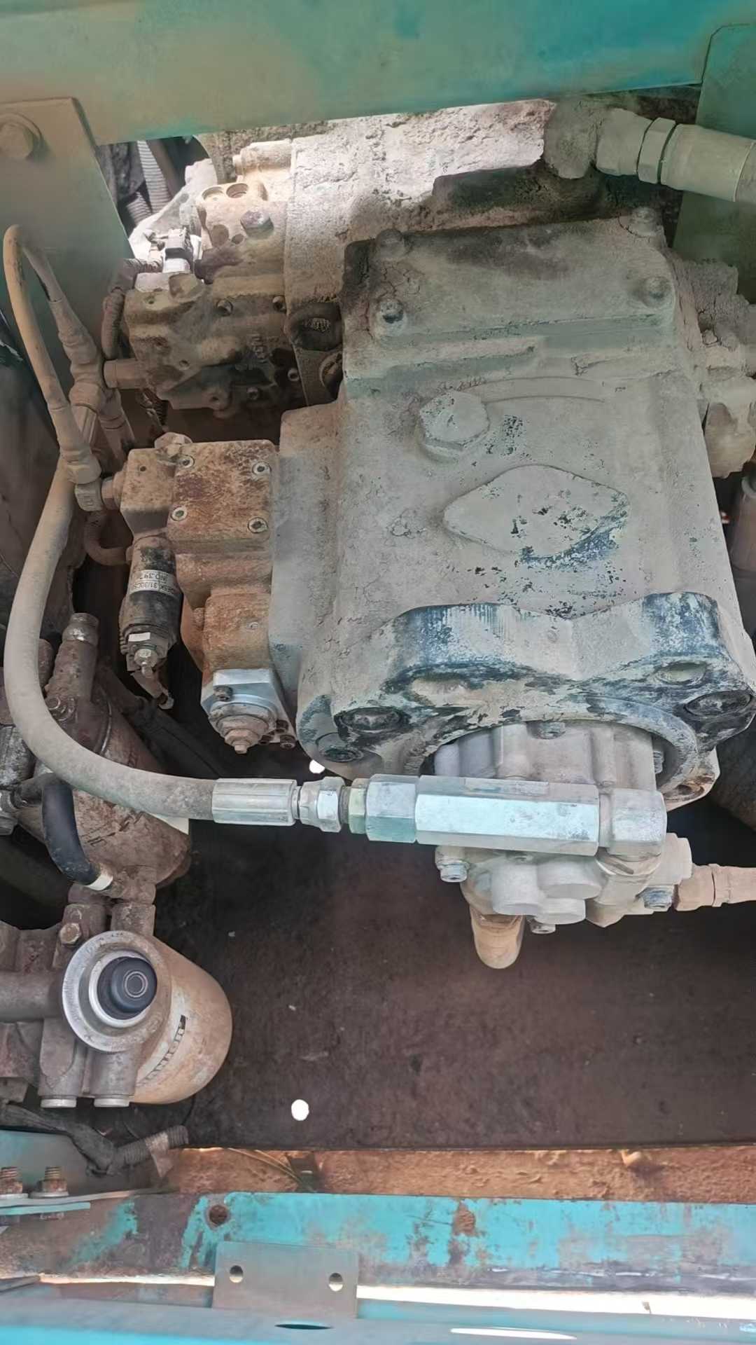 Used Kobelco SK200 Excavator 2016 Model / 9