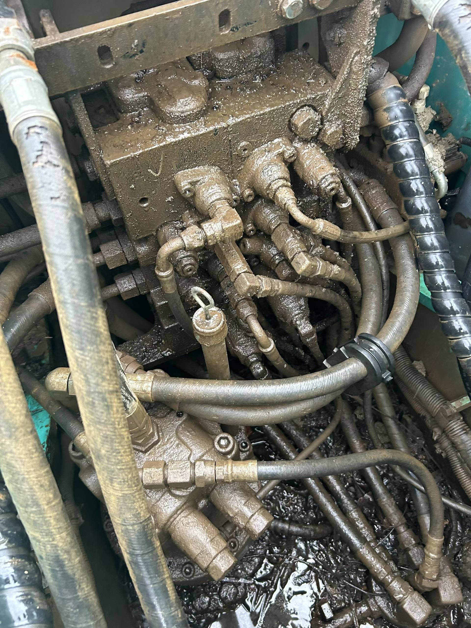 Used Kobelco SK140 Excavator 2011 Model / 2