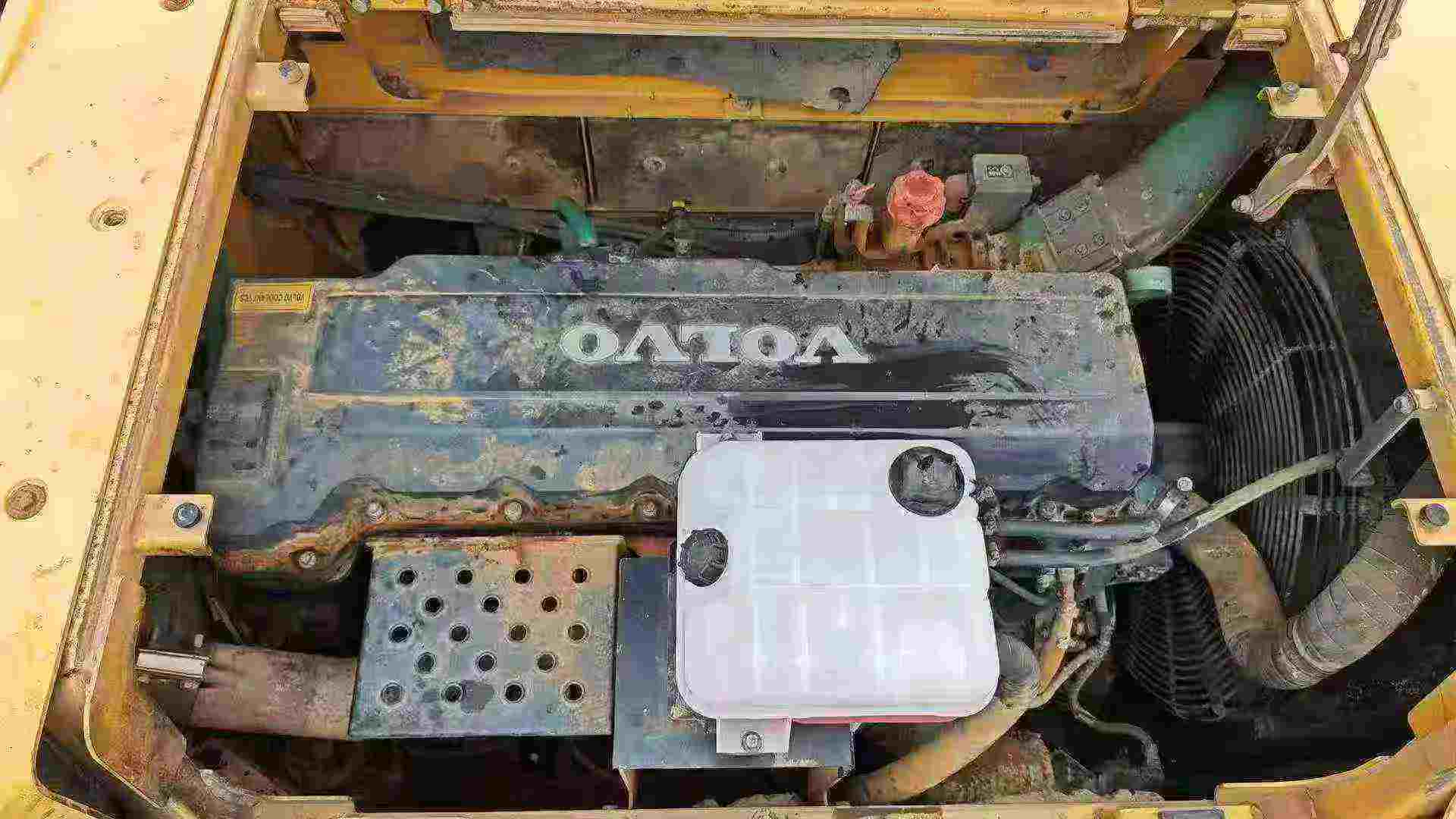 Used Volvo EC20 Excavator 2015 Model / 6