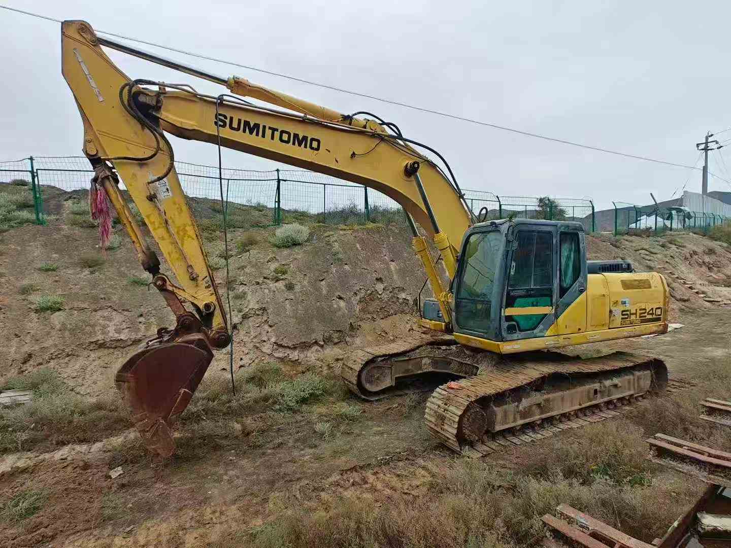 Used Sumitomo SH240-3 Excavator 2010 Model