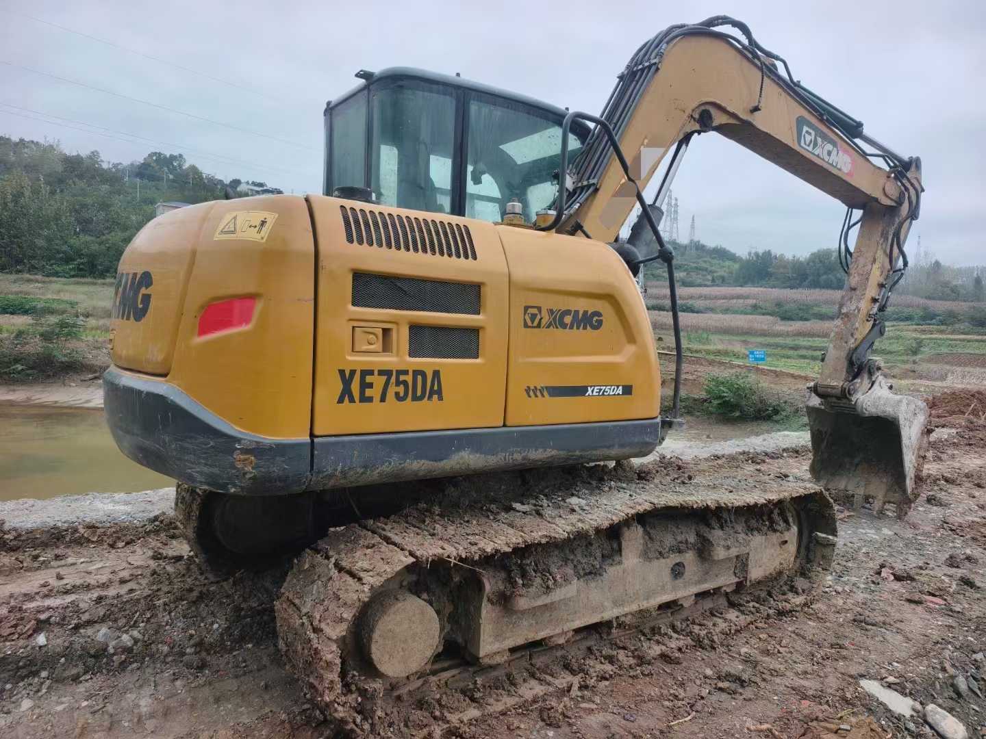 Used XCMG XE75WD Excavator 2019 Model / 3