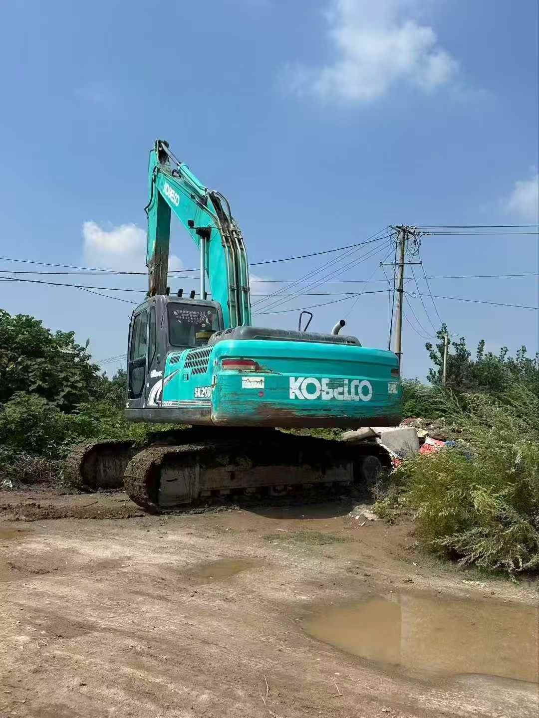 Used Kobelco SK200 Excavator 2013 Model / 3