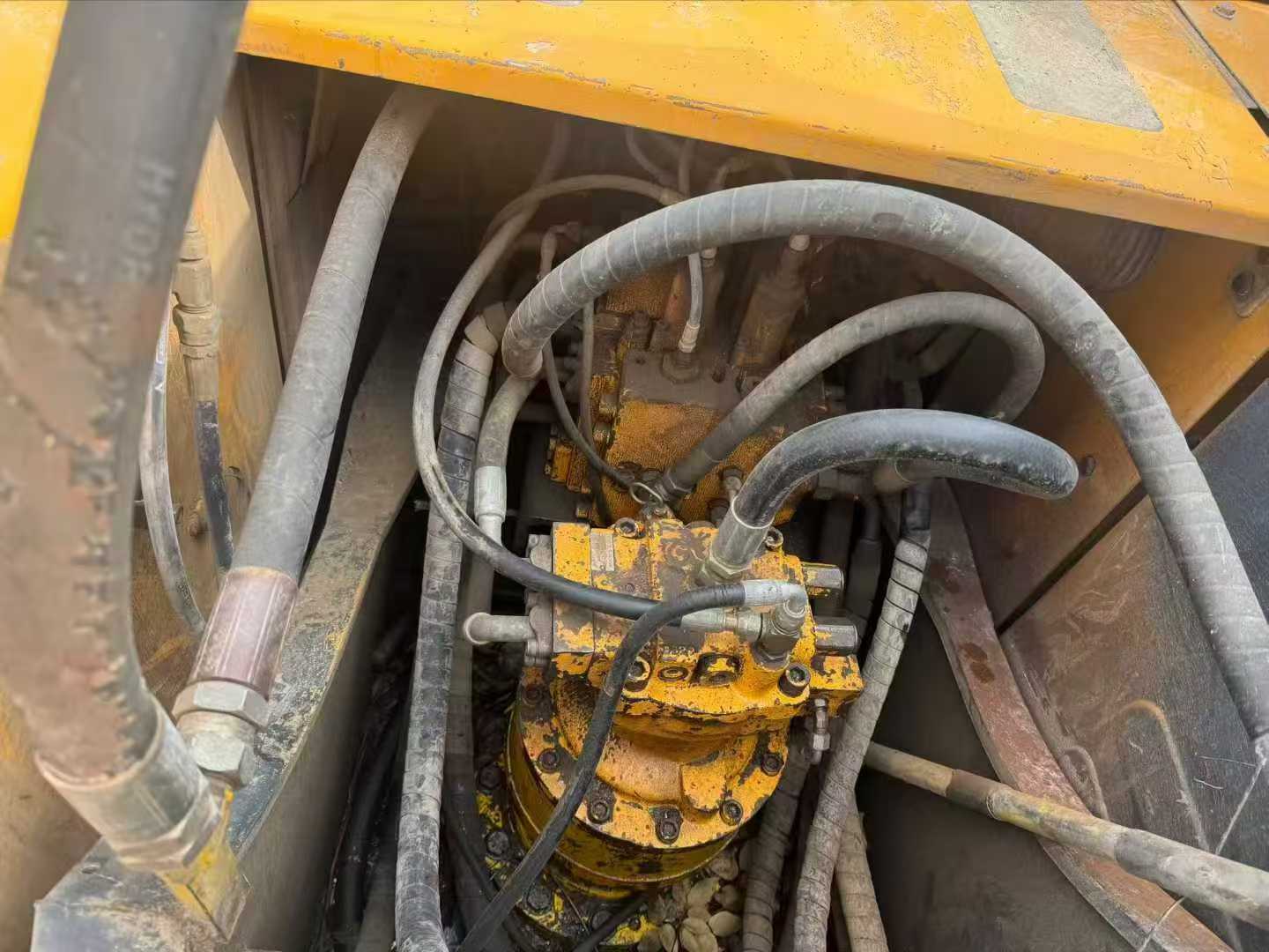 Used Hyundai R215-7C Excavator 2016 Model / 6