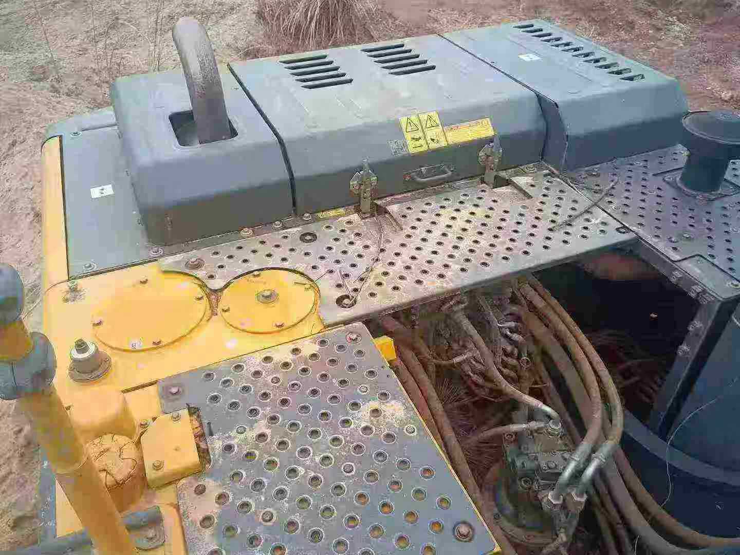 Used Volvo EC200 Excavator 2020 Model / 3