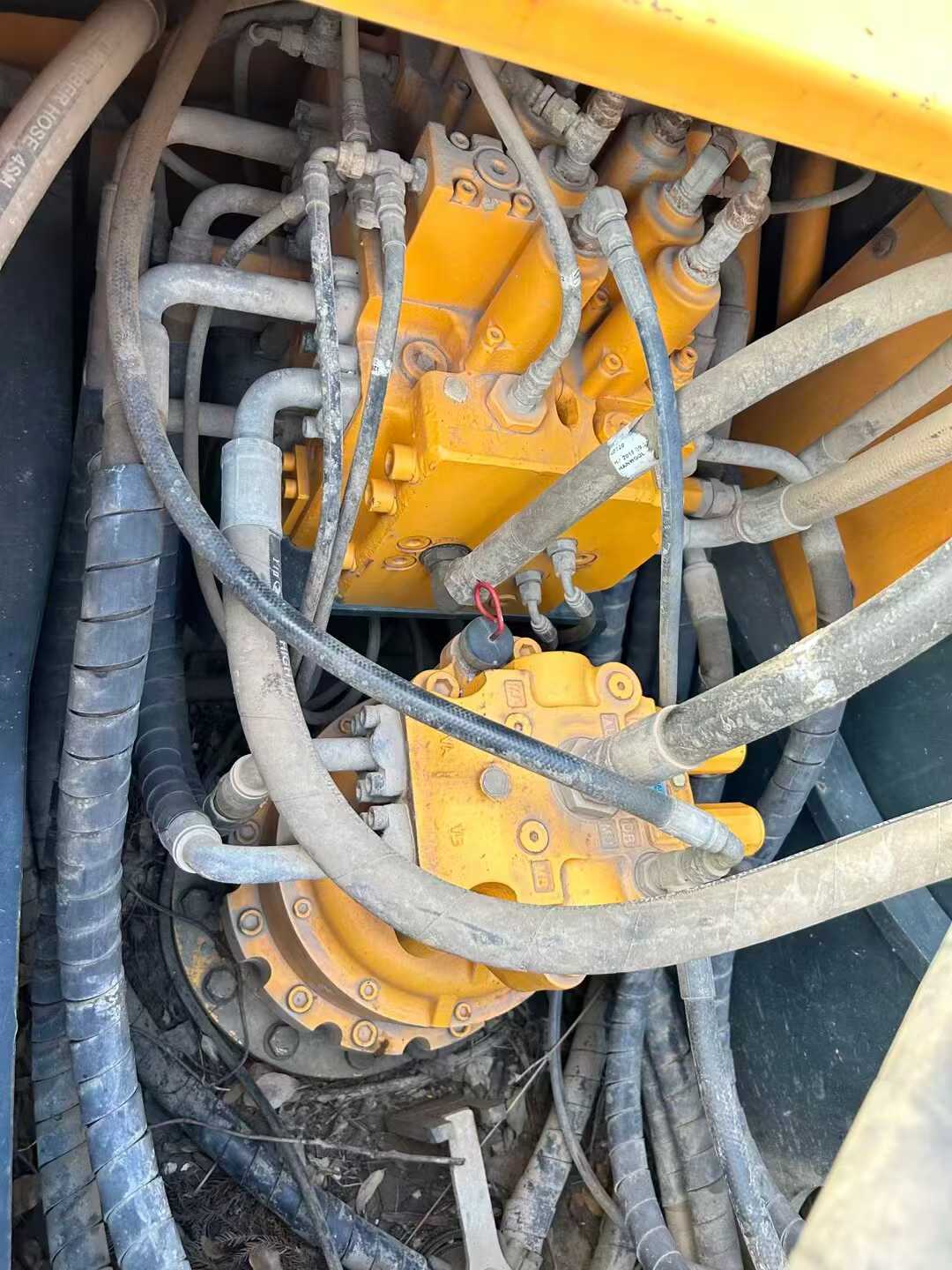 Used Hyundai R215VSN Excavator 2019 Model / 3