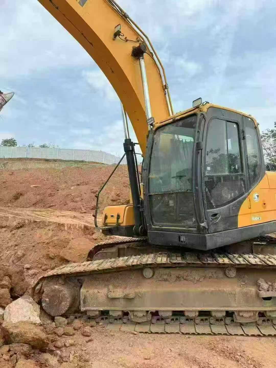 Used Hyundai R225LVS Excavator 2019 Model