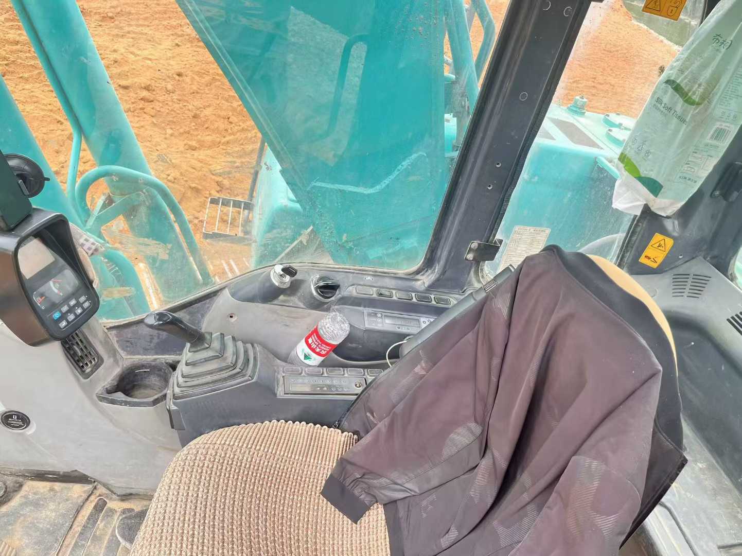 Used Kobelco SK200-8 Excavator 2016 Model / 3