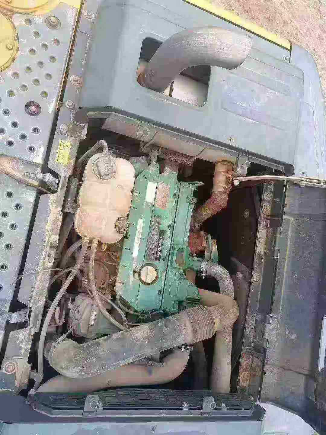 Used Volvo EC200 Excavator 2020 Model / 5