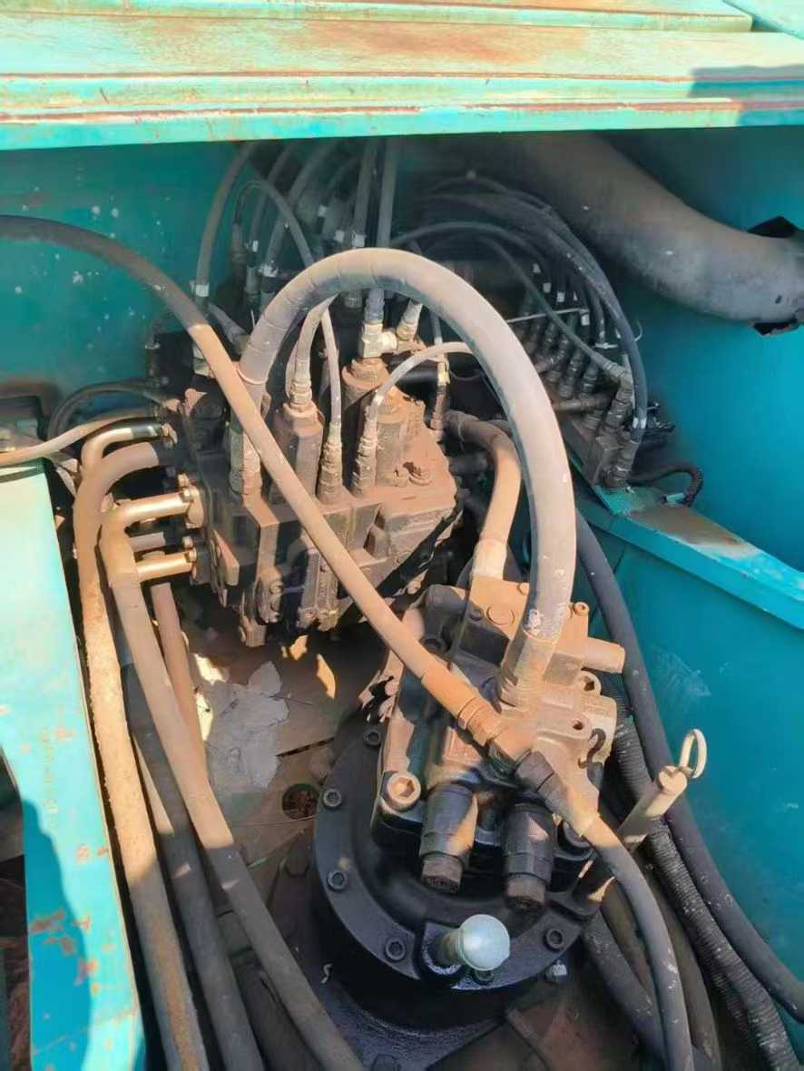 Used Kobelco SK210 Excavator 2012 Model / 8