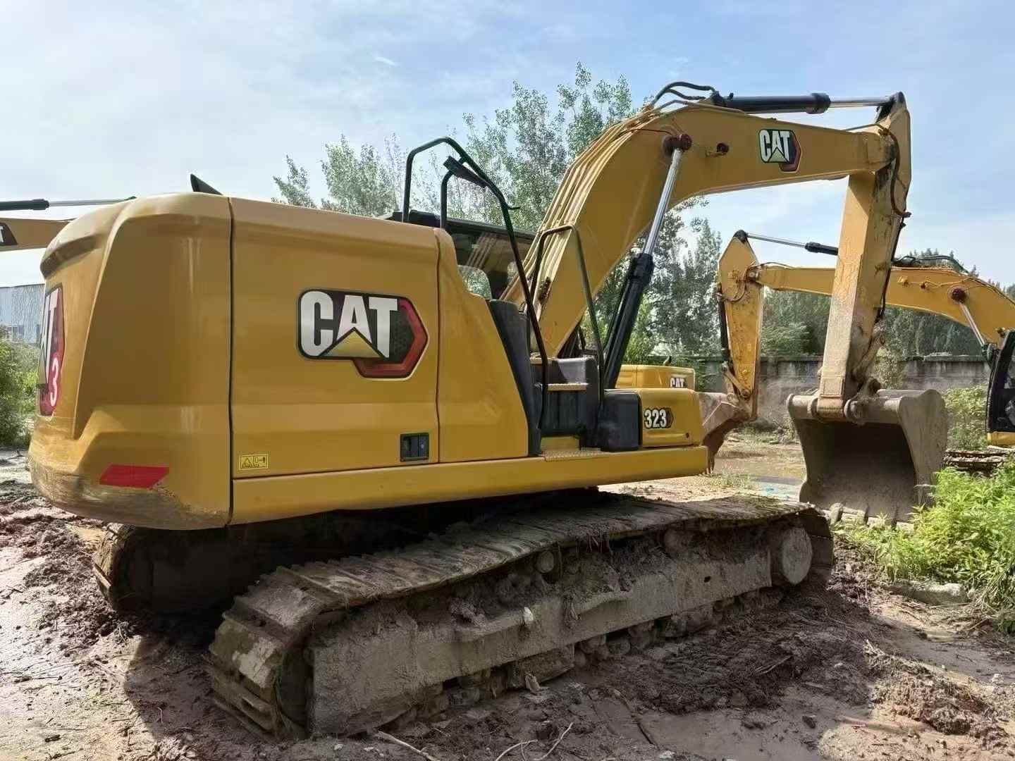 Used Caterpillar 323 Excavator 2020 Model / 2