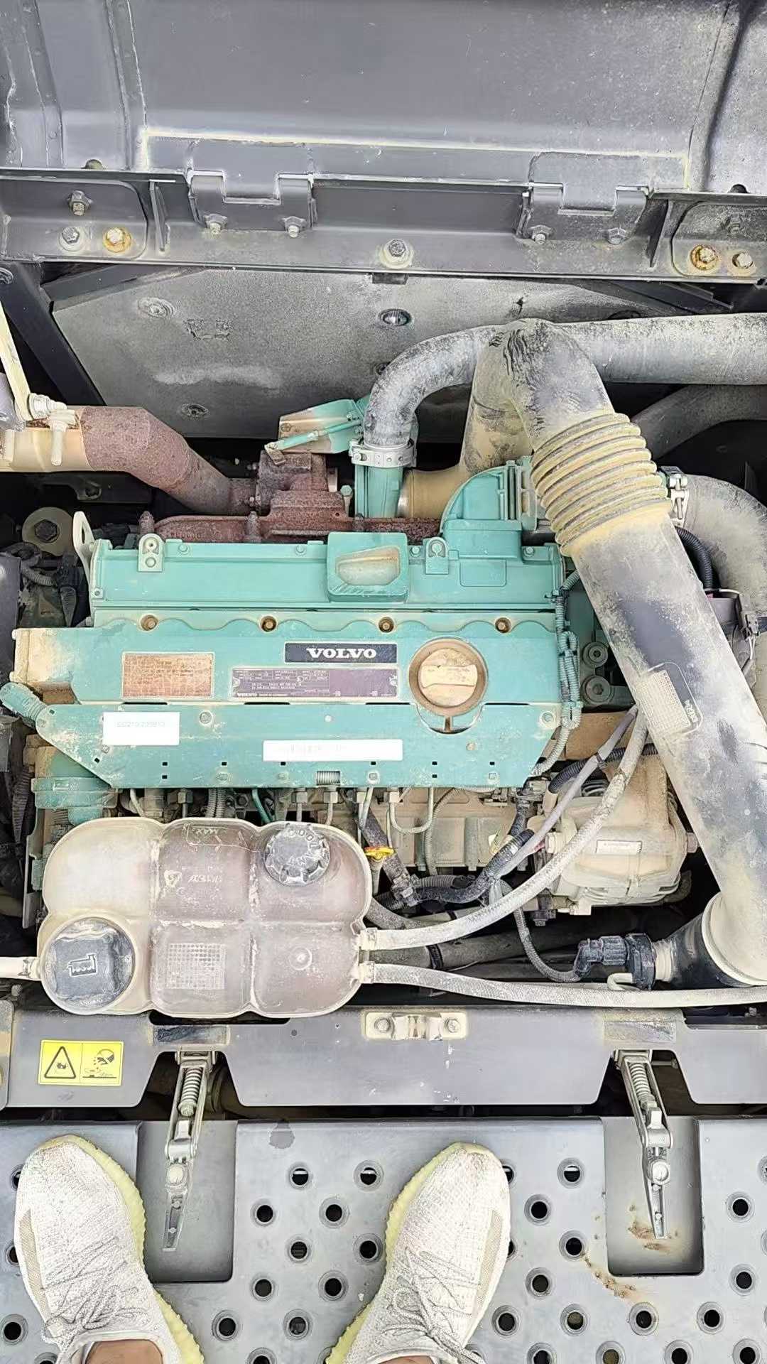 Used Volvo EW210C Excavator 2019 Model / 3