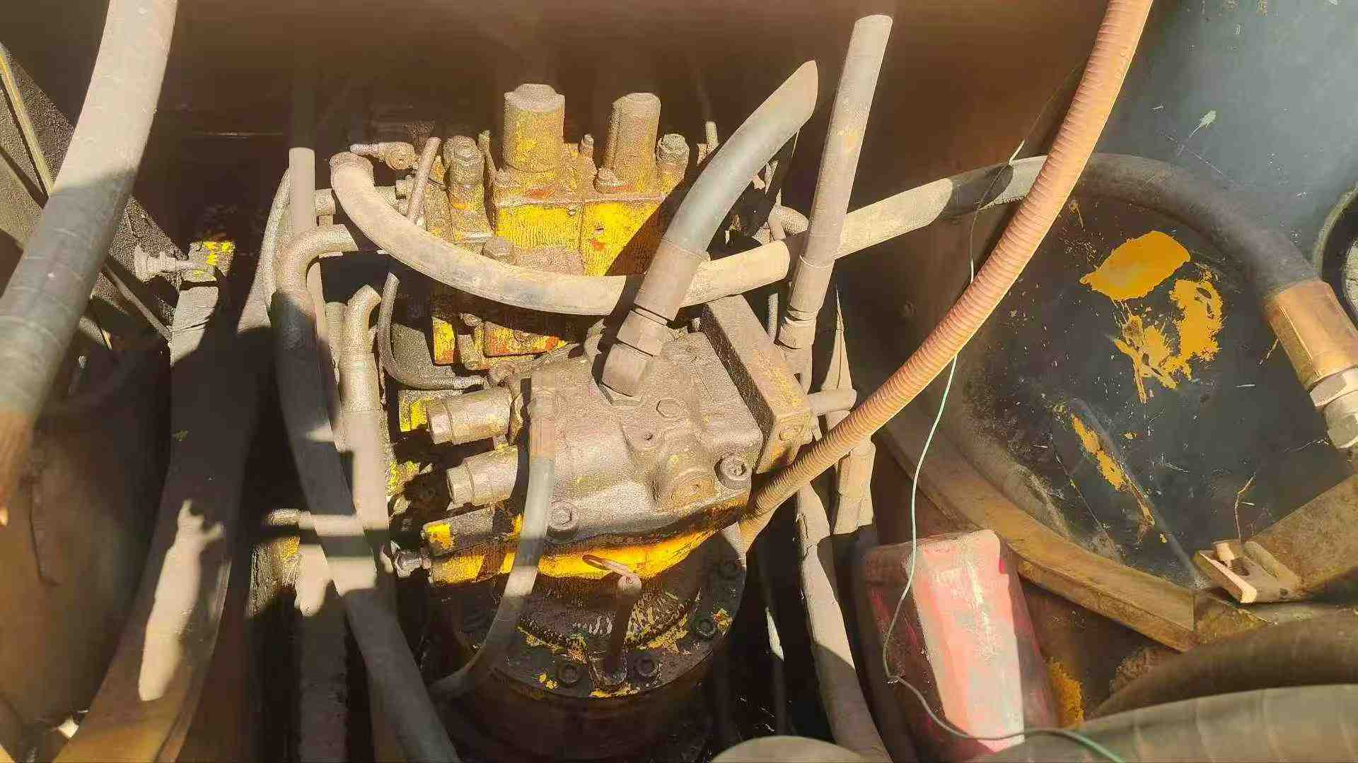 Used Hyundai R225-7 Excavator 2016 Model / 5