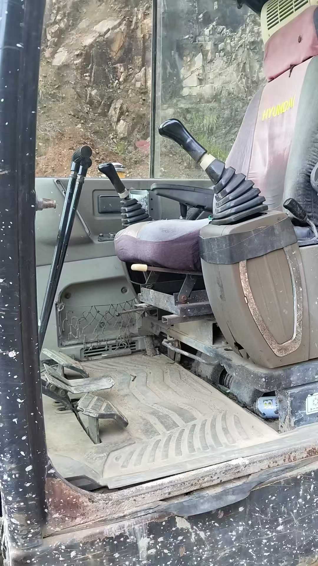 Used Hyundai HX60 Excavator 2013 Model / 6