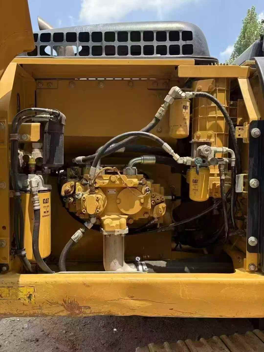 Used Caterpillar 320D Excavator 2017 Model / 8