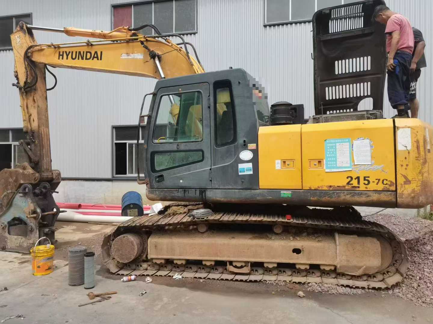Used Hyundai R215-7 Excavator 2016 Model / 3