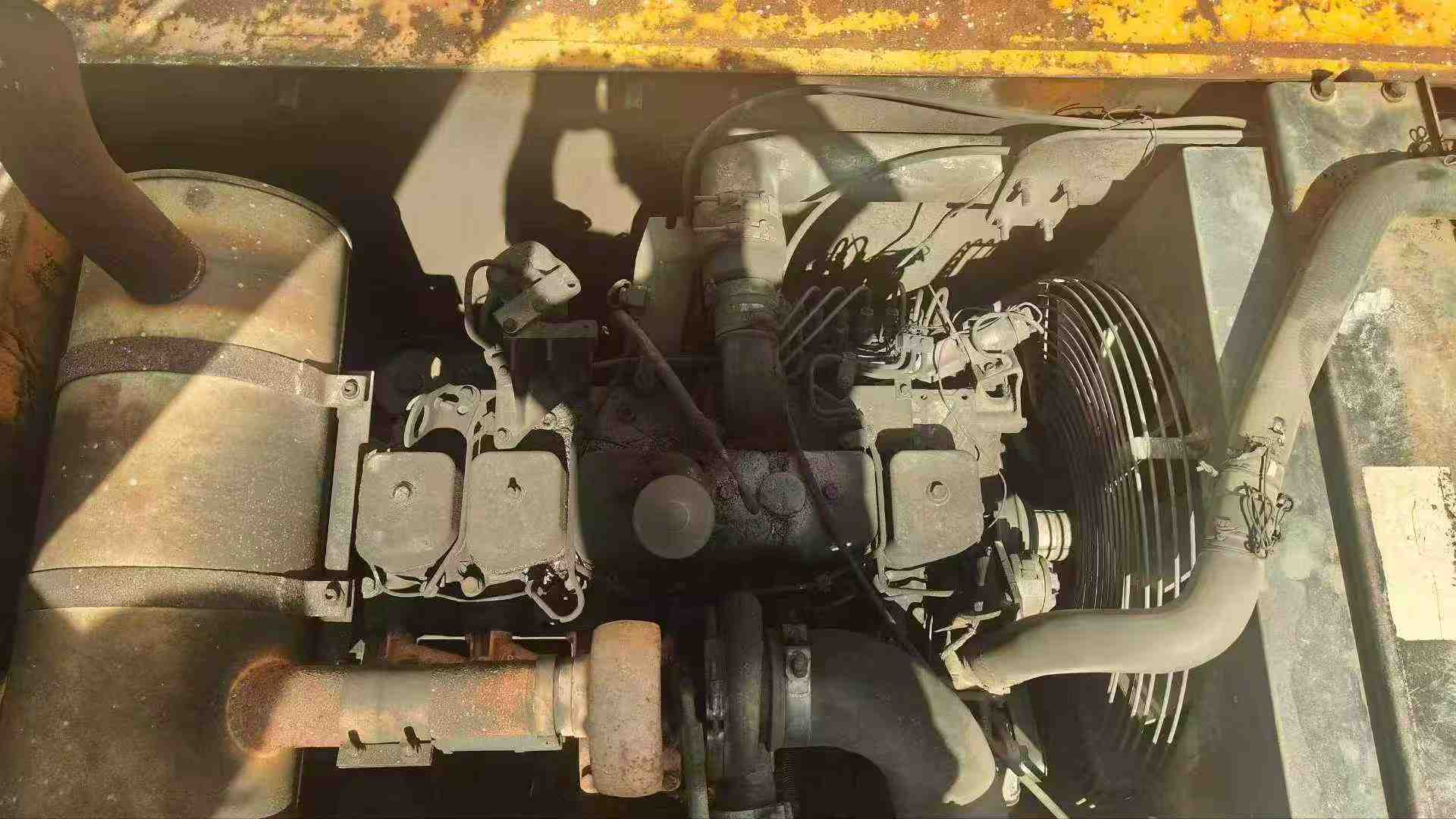 Used Hyundai R225-7 Excavator 2016 Model / 4